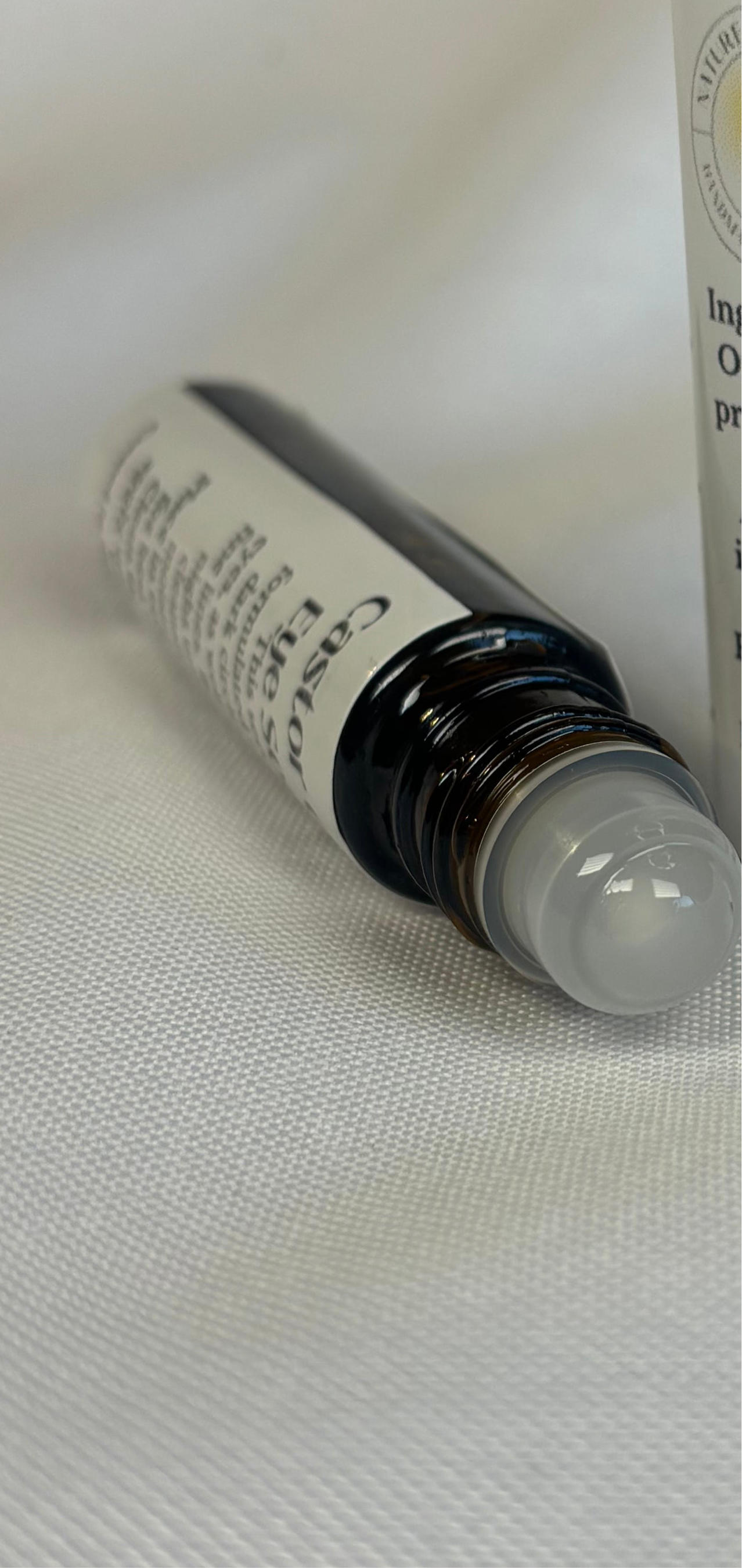 All Natural Castor Under Eye Glow. Castor & Frankincense Under Eye Serum – Roll-On Brightening & Revitalizing Formula